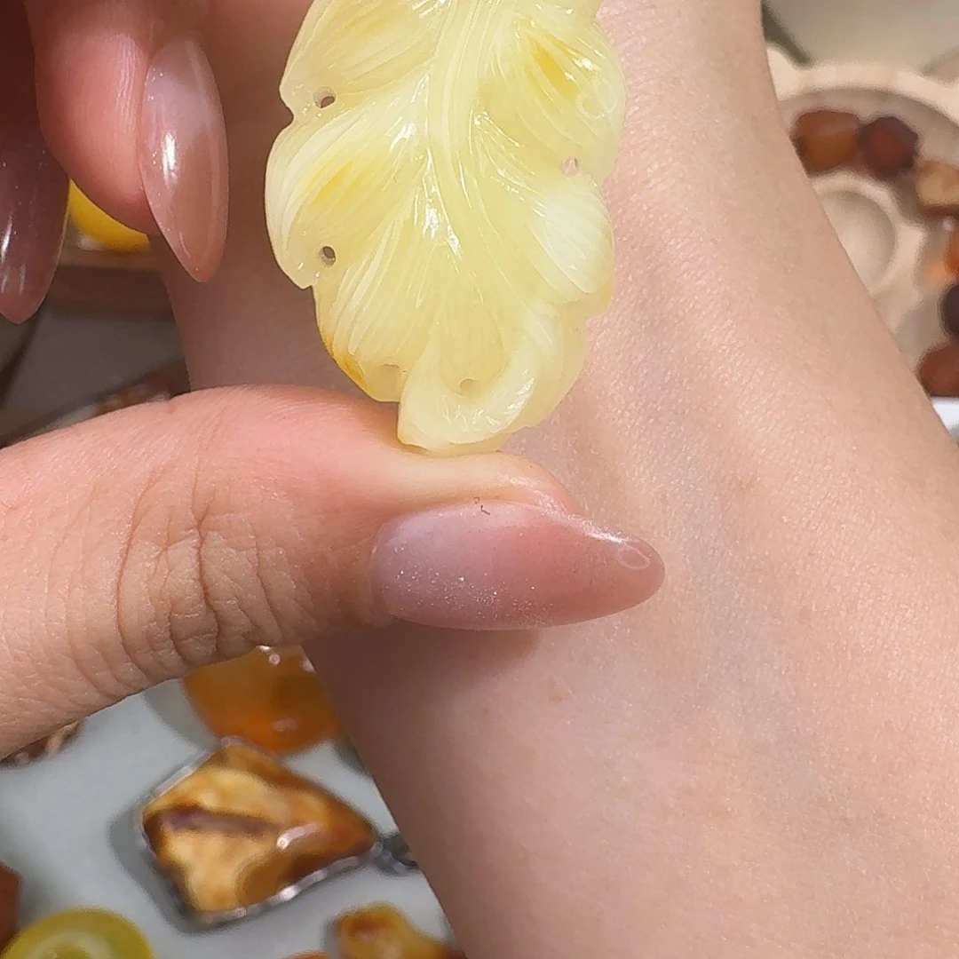 贝***妈未镶嵌琥珀裸石我