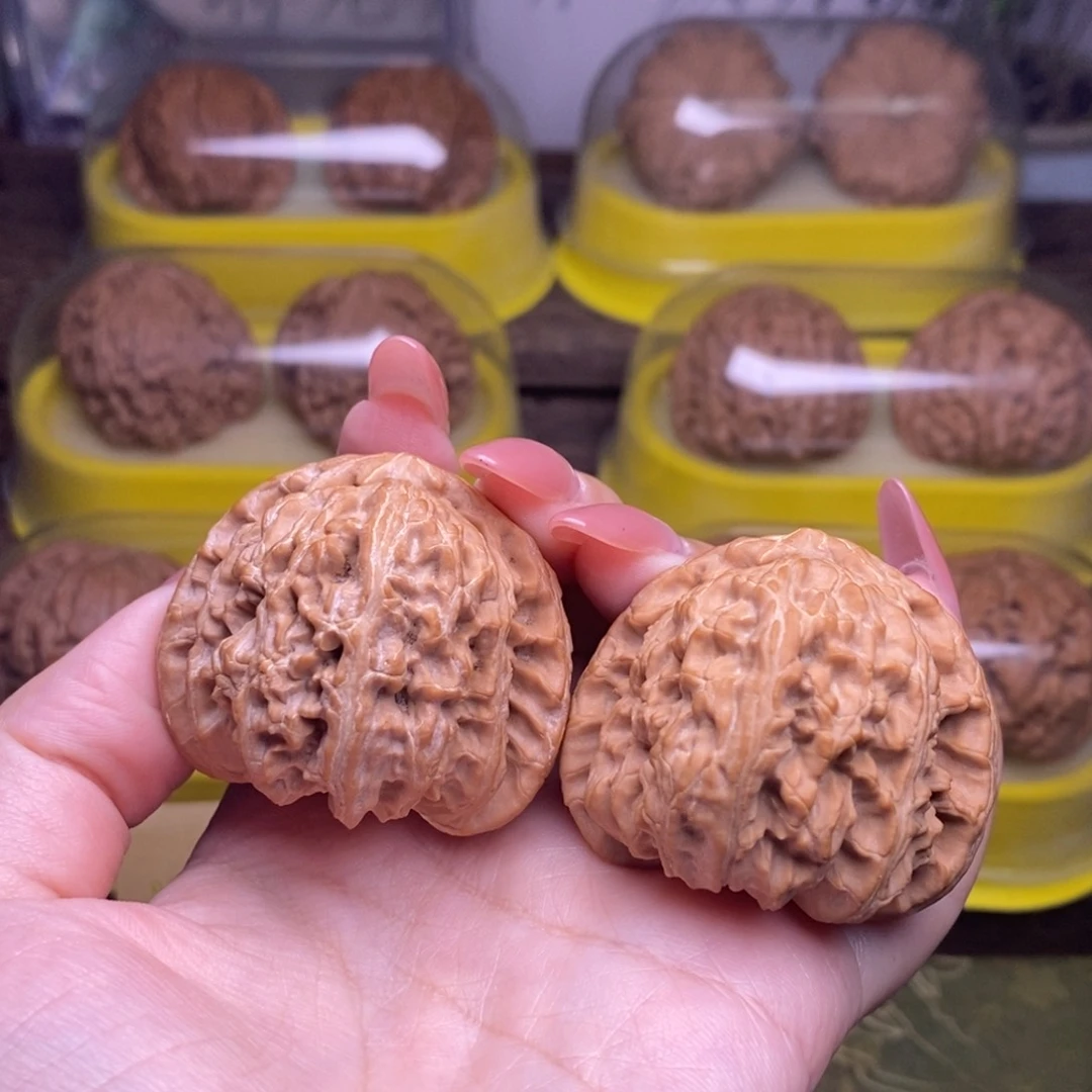 文玩核桃吊坠用****0全品42尺三角白狮子头s5