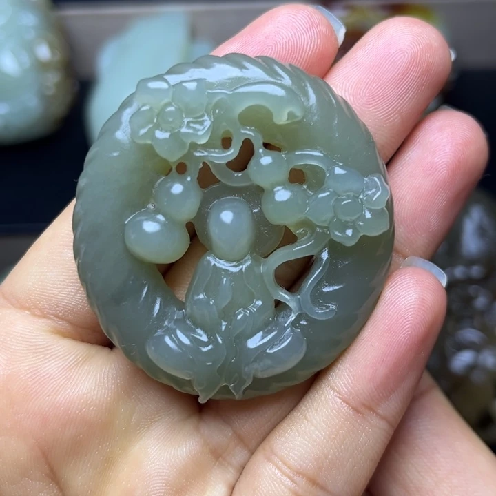 和田玉未镶嵌颈饰