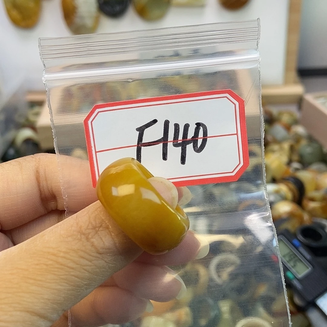 郸***霞蛇纹石玉未镶嵌戒指