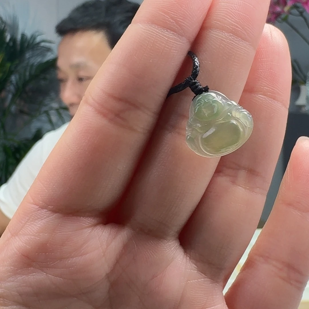 翡翠吊坠(赠链)未镶嵌?**n天然