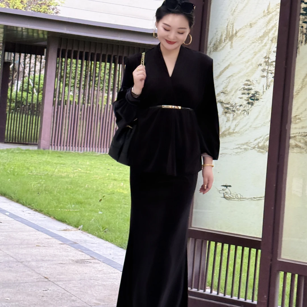 【盼盼同款】早秋高级感富家千金风黑色丝绒套装修身显瘦遮肉