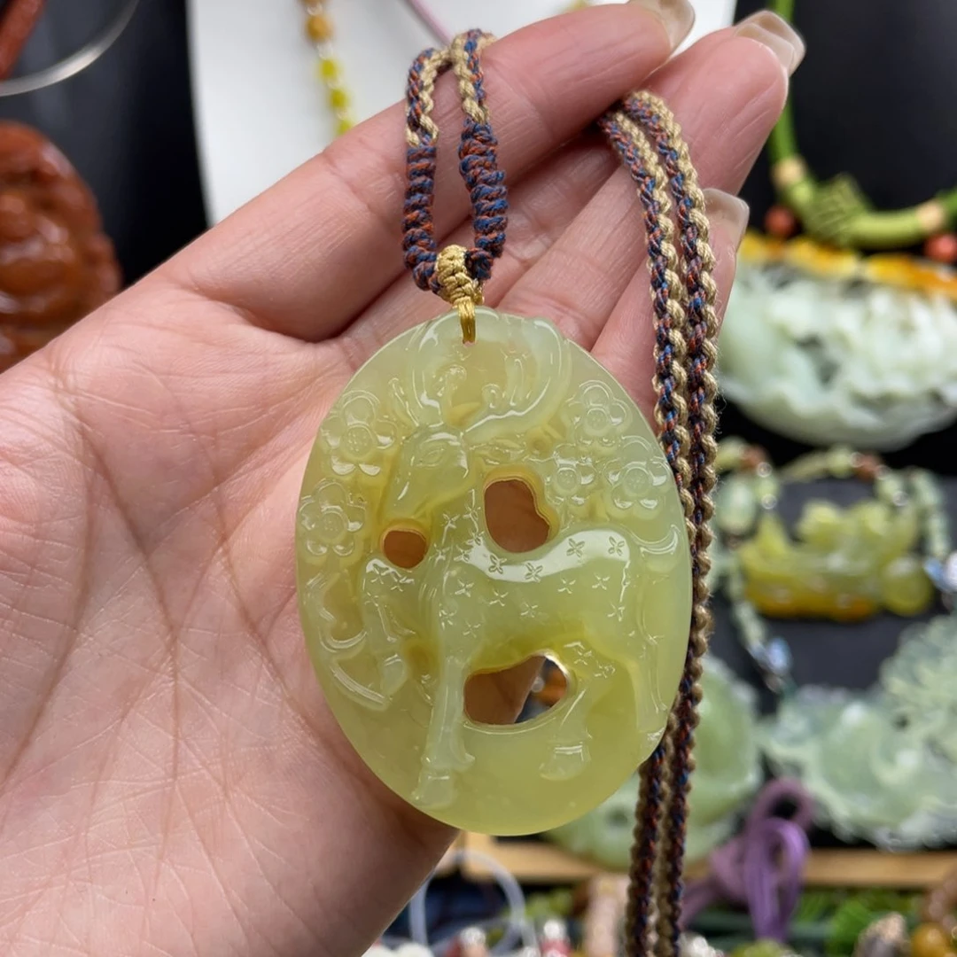 蛇纹石玉未镶嵌颈饰