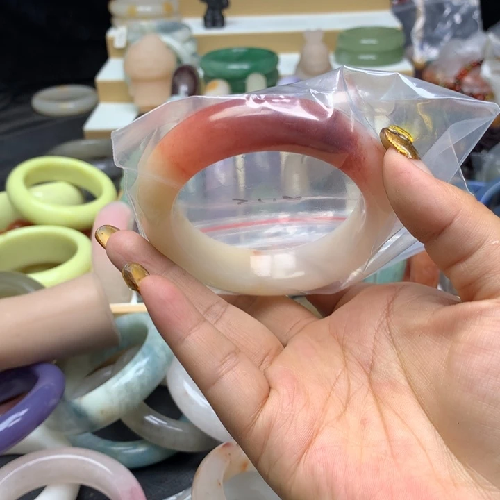 石英质玉手镯未镶嵌贵*