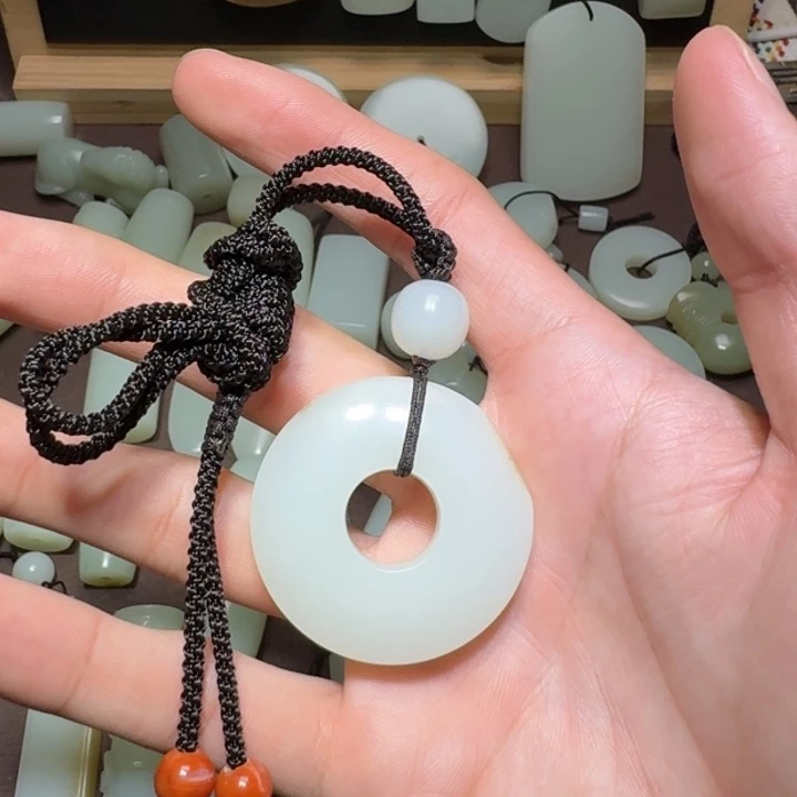 云***河和田玉未镶嵌颈饰