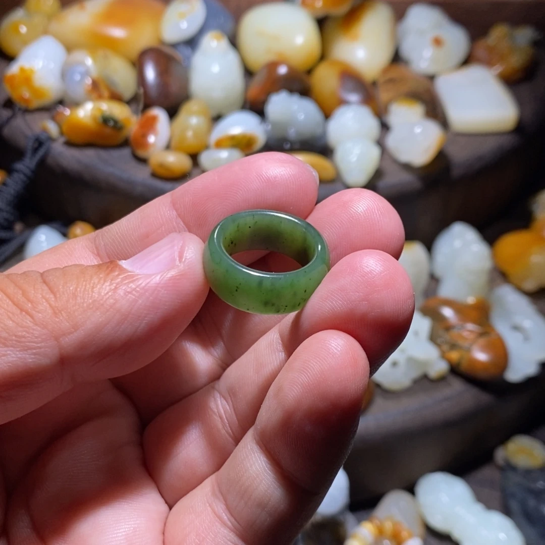 @***赁和田玉未镶嵌颈饰