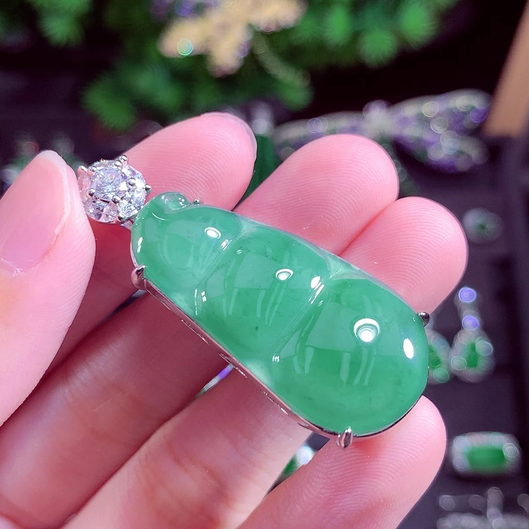 颈饰未镶嵌翡翠天然