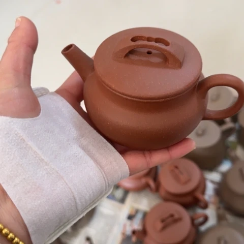 紫砂茶壶徐*红降坡泥180c c