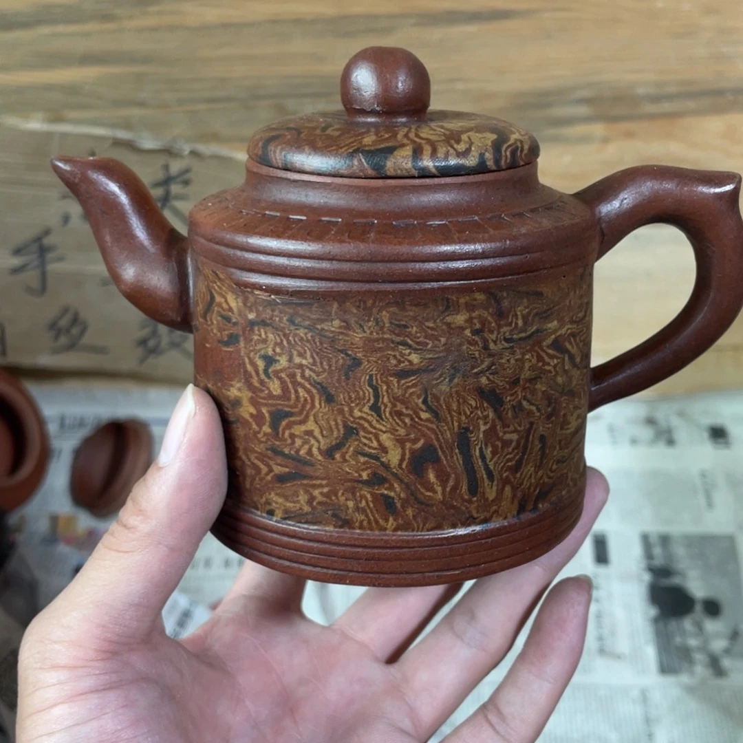 茶壶紫砂老厂紫砂壶一件。