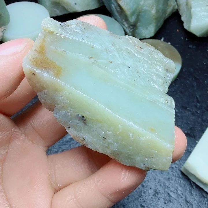 未镶嵌和田玉（糖玉）珠宝奇石