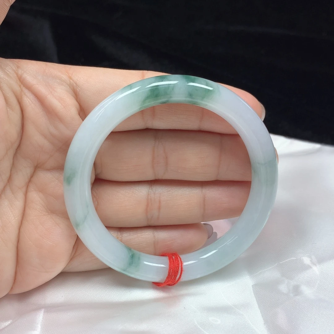 翡翠手镯（圆镯）未镶嵌56