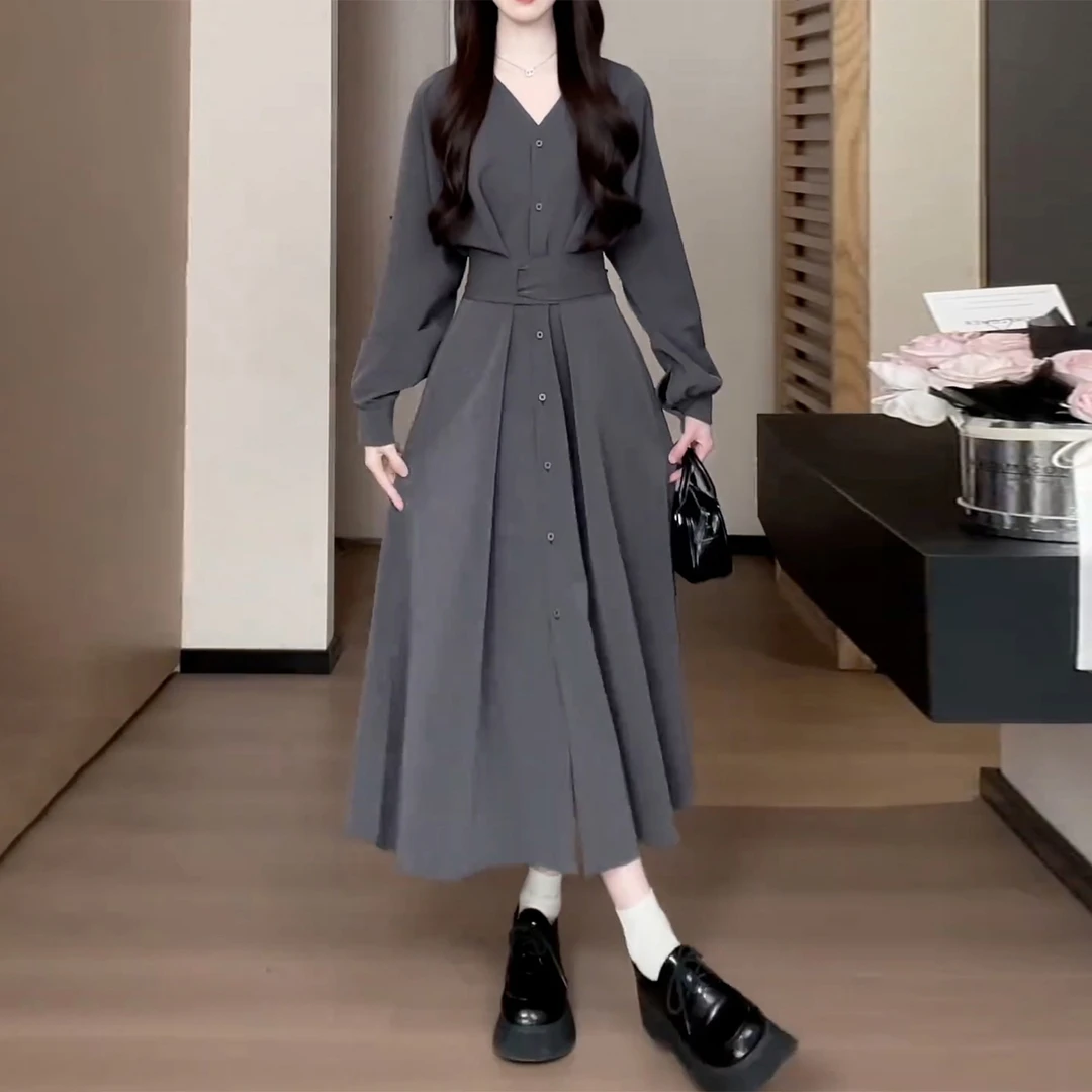 气质长袖灰色连衣裙2025今年流行新爆款早秋季高级感穿搭长裙7572