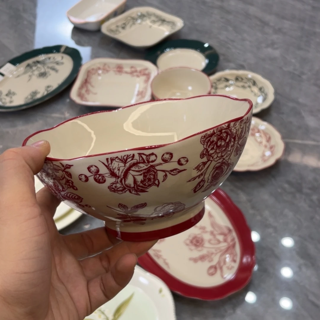 陶瓷微瑕餐具介意勿拍，满18飞！