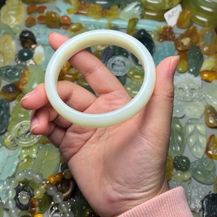 蛇纹石玉未镶嵌微瑕