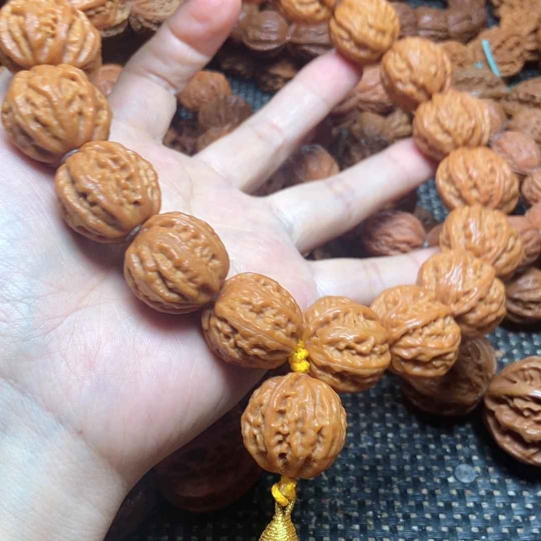 姚****手串文玩核桃元宝手持