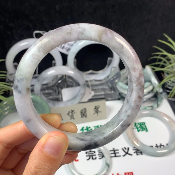 翡翠未镶嵌手镯34号。 62圈