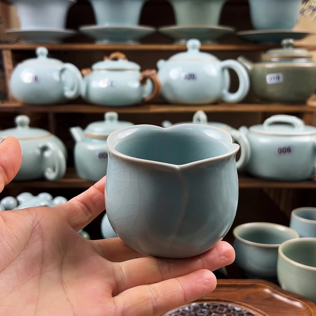 仿古天青釉水花口玉兰杯微瑕