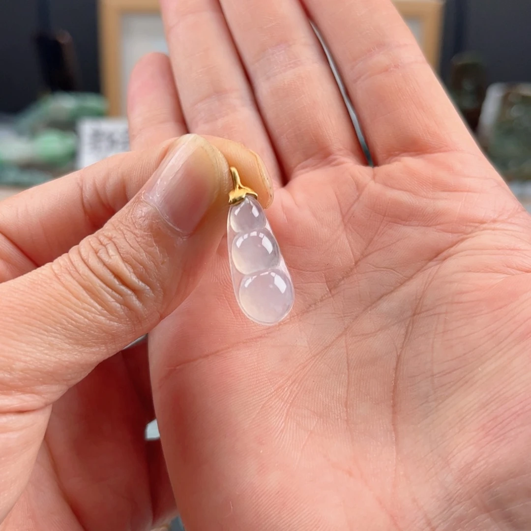 翡翠颈饰未镶嵌福豆