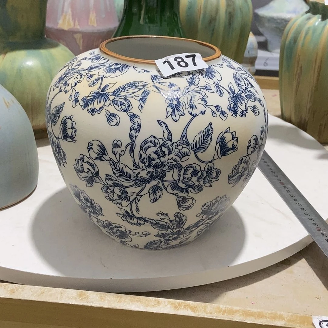 陶瓷景德镇花瓶瑕疵