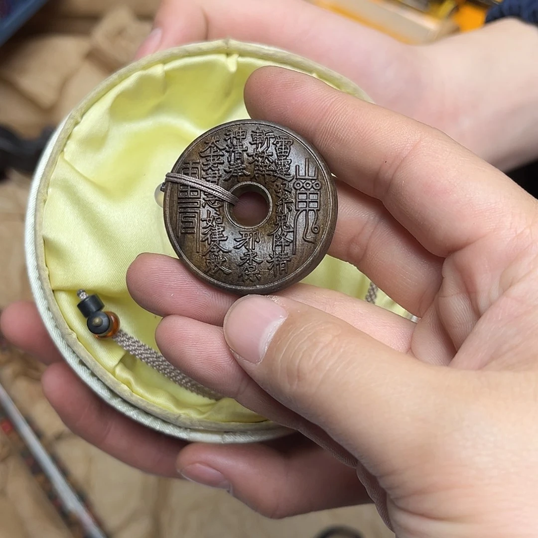 大叶紫檀（黑酸枝木类）