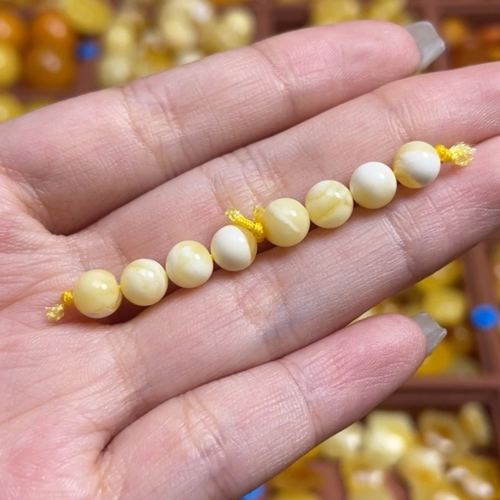 蜜蜡未镶嵌珠宝奇石瓷白满蜡妖花圆珠卡5+微微瑕