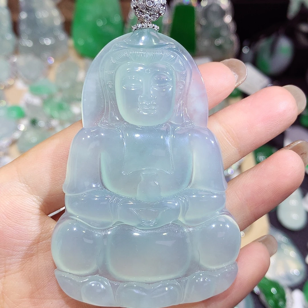 翡翠18K金镶嵌颈饰观音