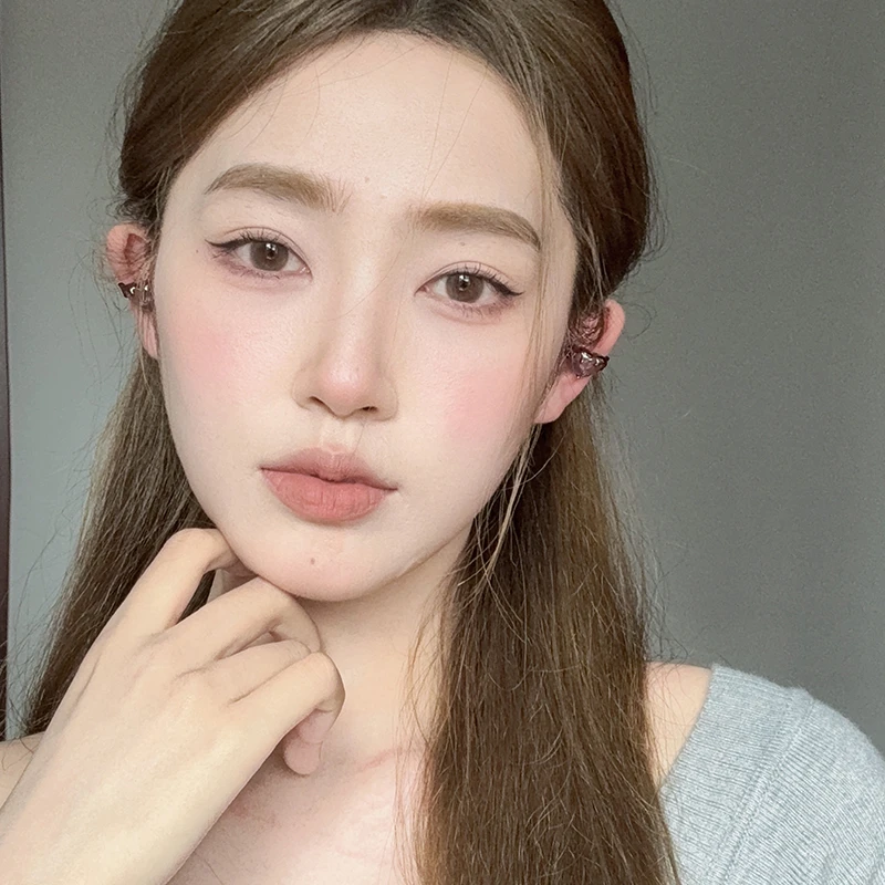 oushipei/欧诗佩 铜合金合成锆石耳饰 甜酷风枪黑色粉钻爱心耳夹