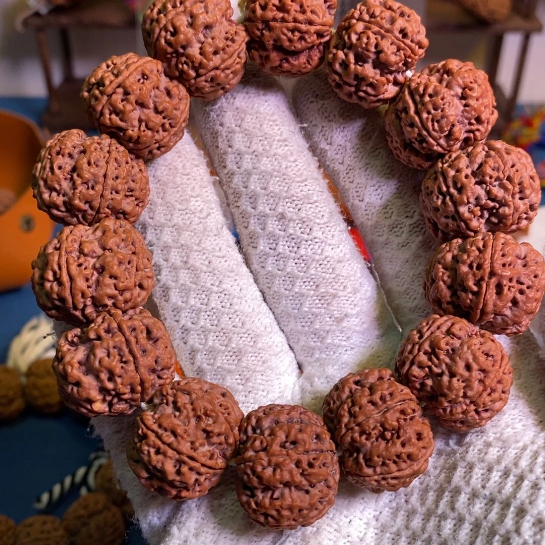 无***熊金刚菩提手串25mm