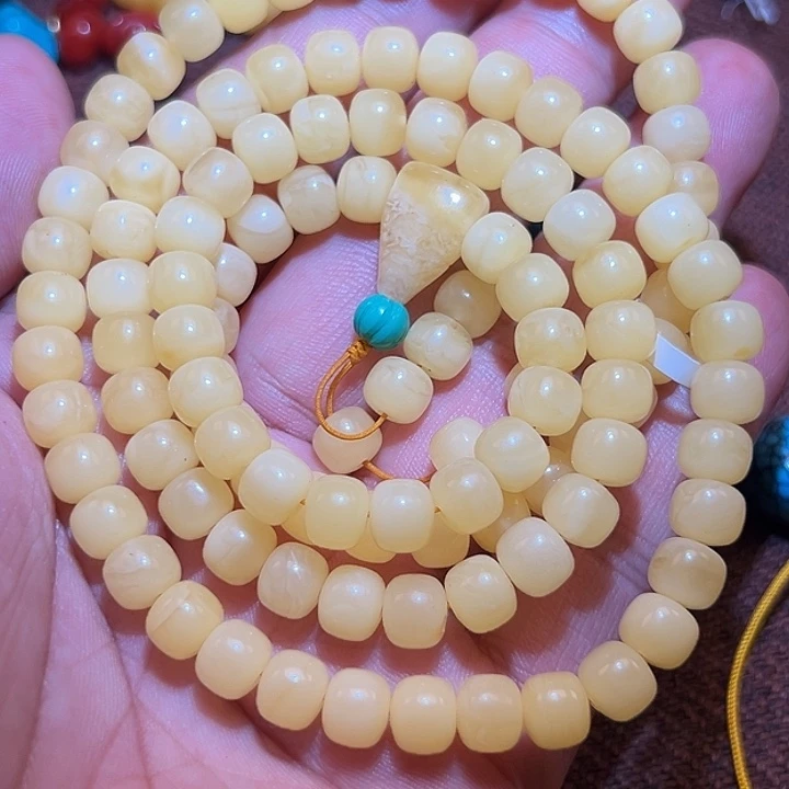手链蜜蜡未镶嵌好的