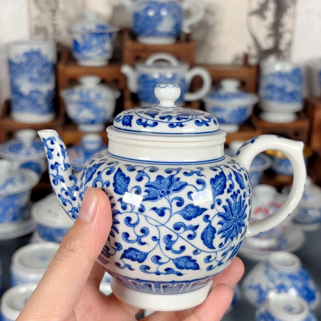 K***y青花瓷器手绘作品陶瓷壶