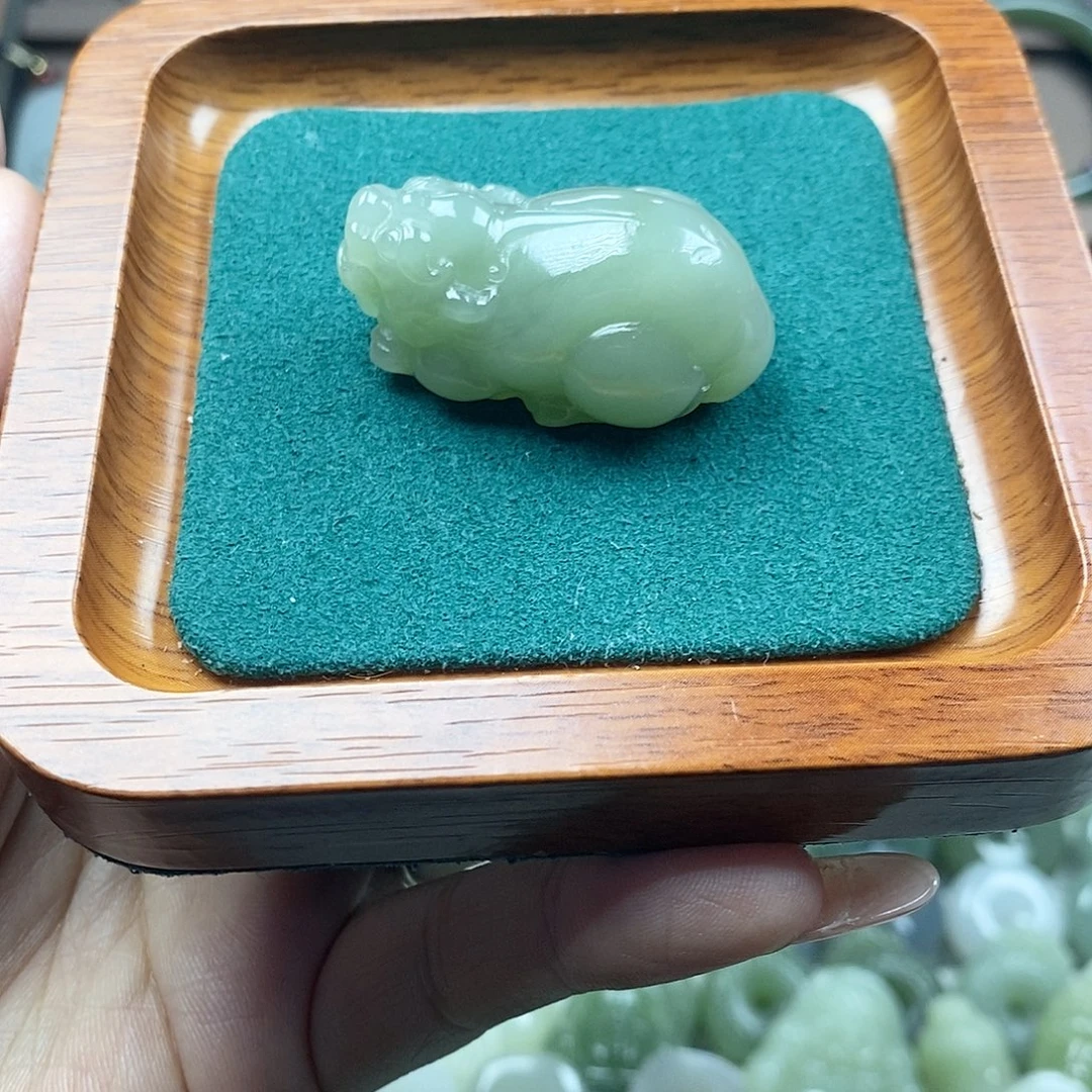 颈饰未镶嵌和田玉貔貅