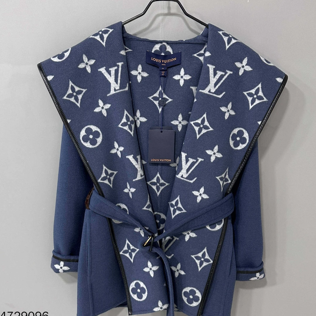 未使用 LouisVuitton/路易威登 海军蓝大花浴袍大衣/36码/29096