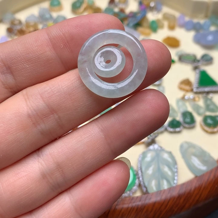 翡翠颈饰未镶嵌翡翠子母扣
