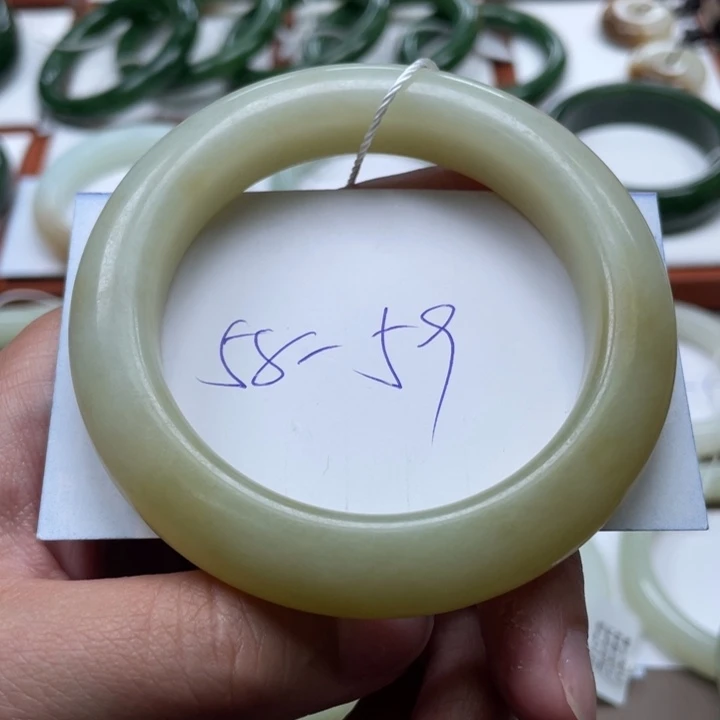 未镶嵌手镯和田玉小*