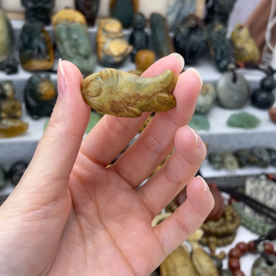 岫岩河磨玉（透闪石质玉）未镶嵌把件