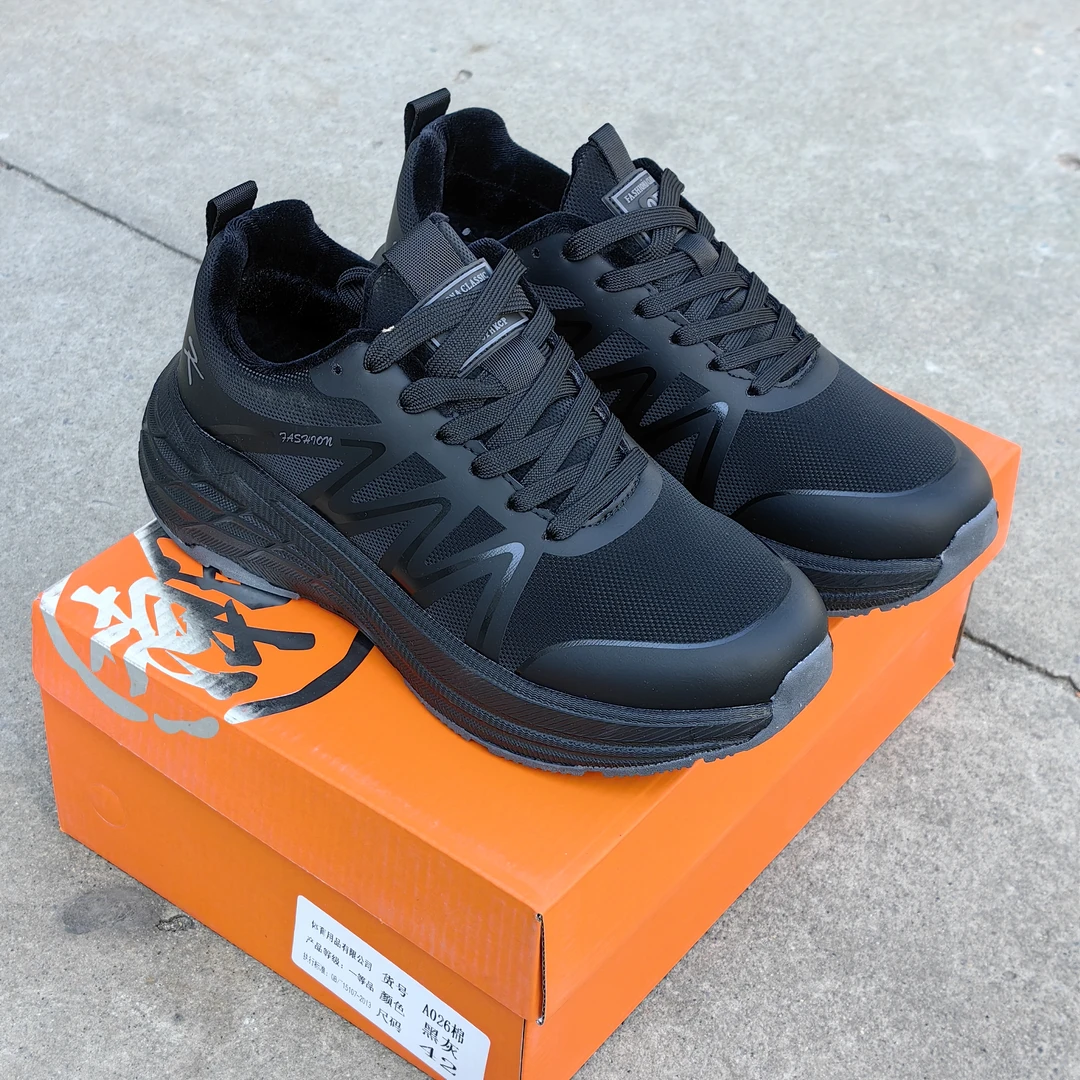 冬季加绒026黑底黑面防风防水男士运动休闲鞋