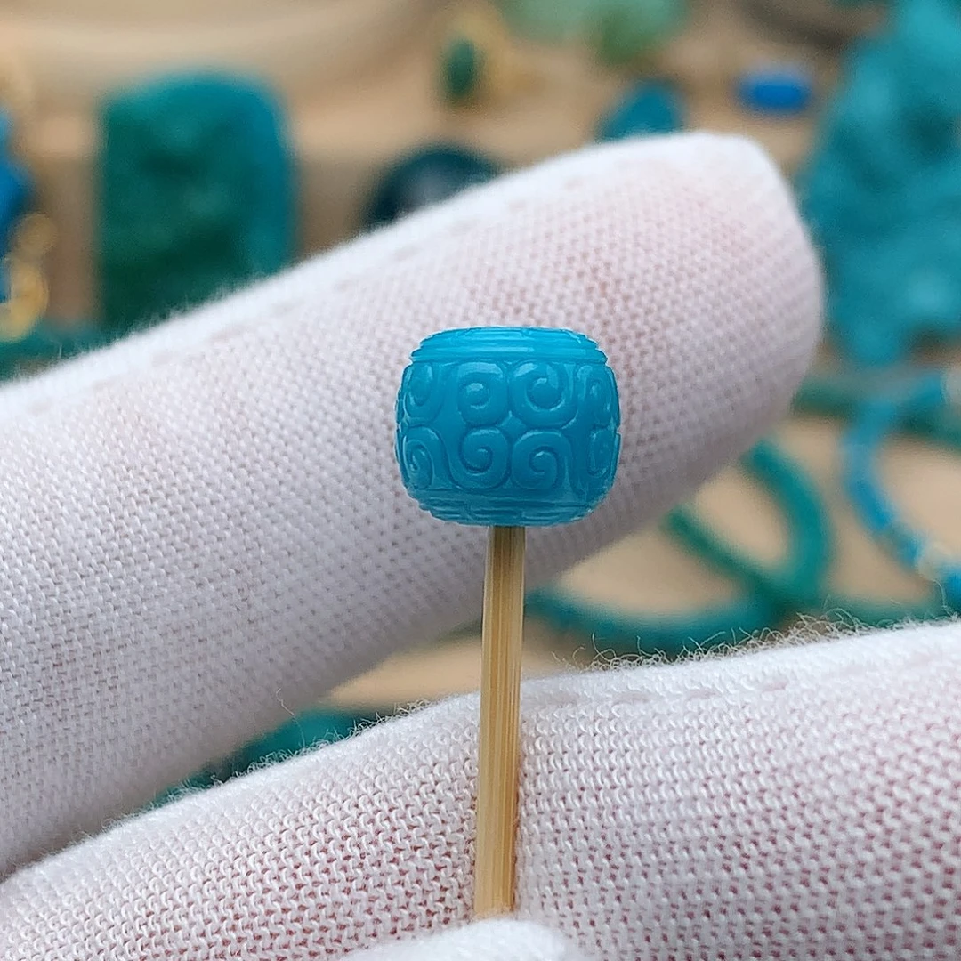 绿松石未镶嵌颈饰