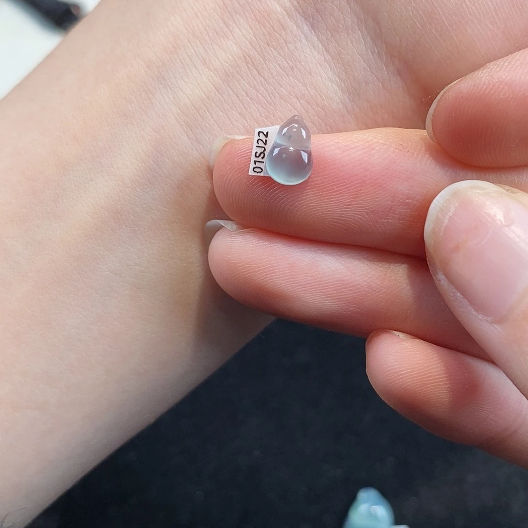 翡翠颈饰未镶嵌天然翡翠