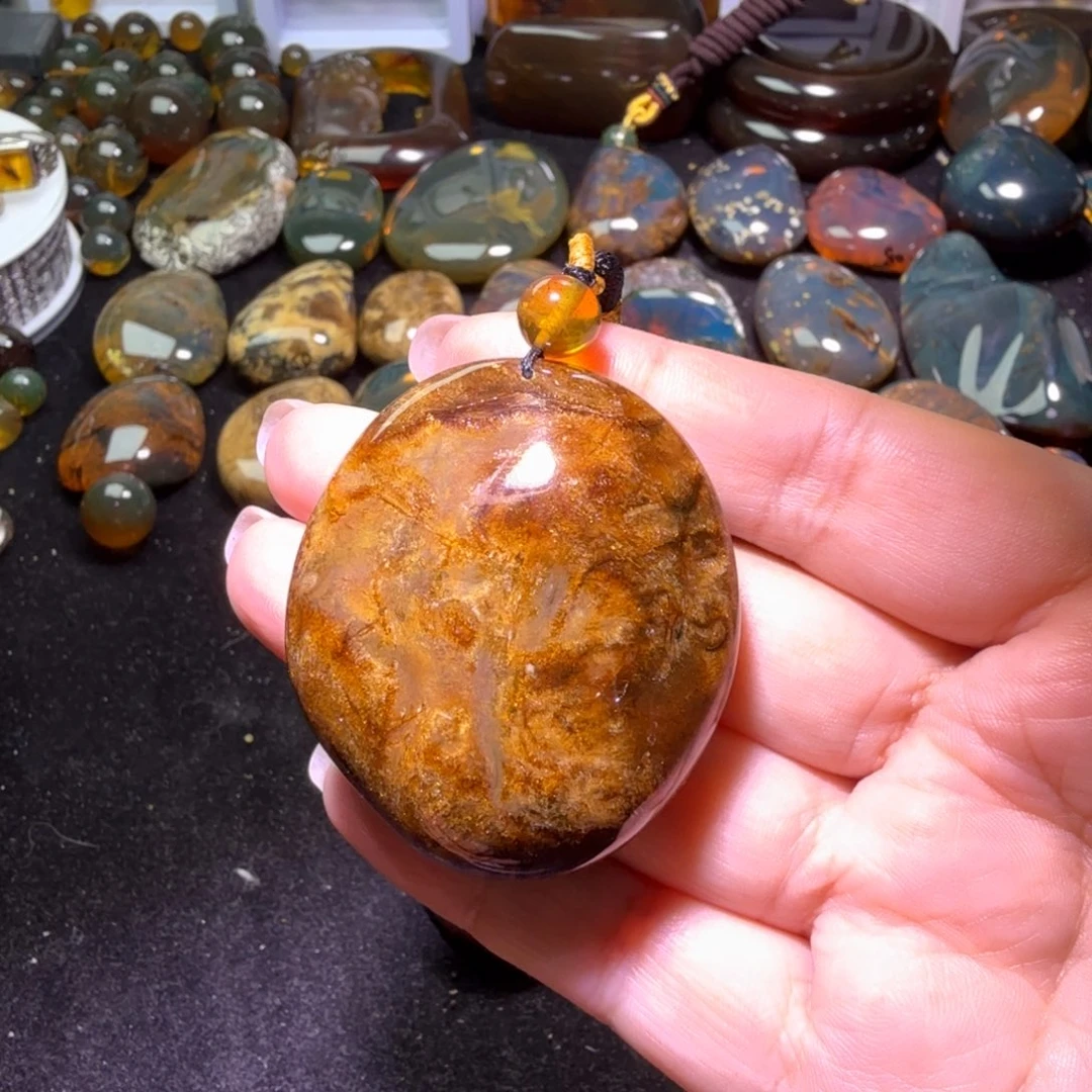 金***虹琥珀未镶嵌裸石血沙根蜜