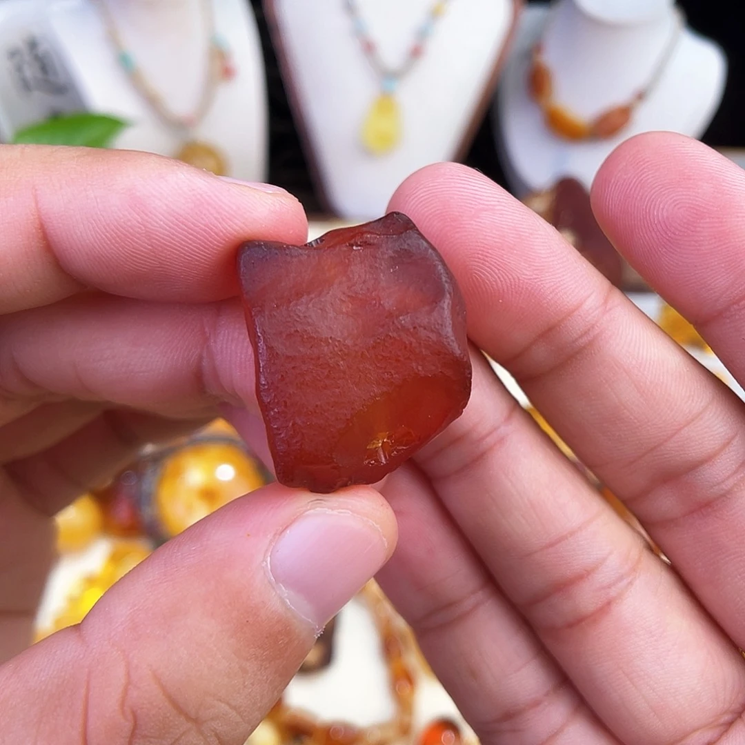 未镶嵌琥珀珠宝奇石