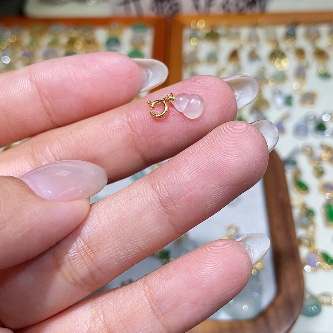 翡翠18K金镶嵌颈饰111