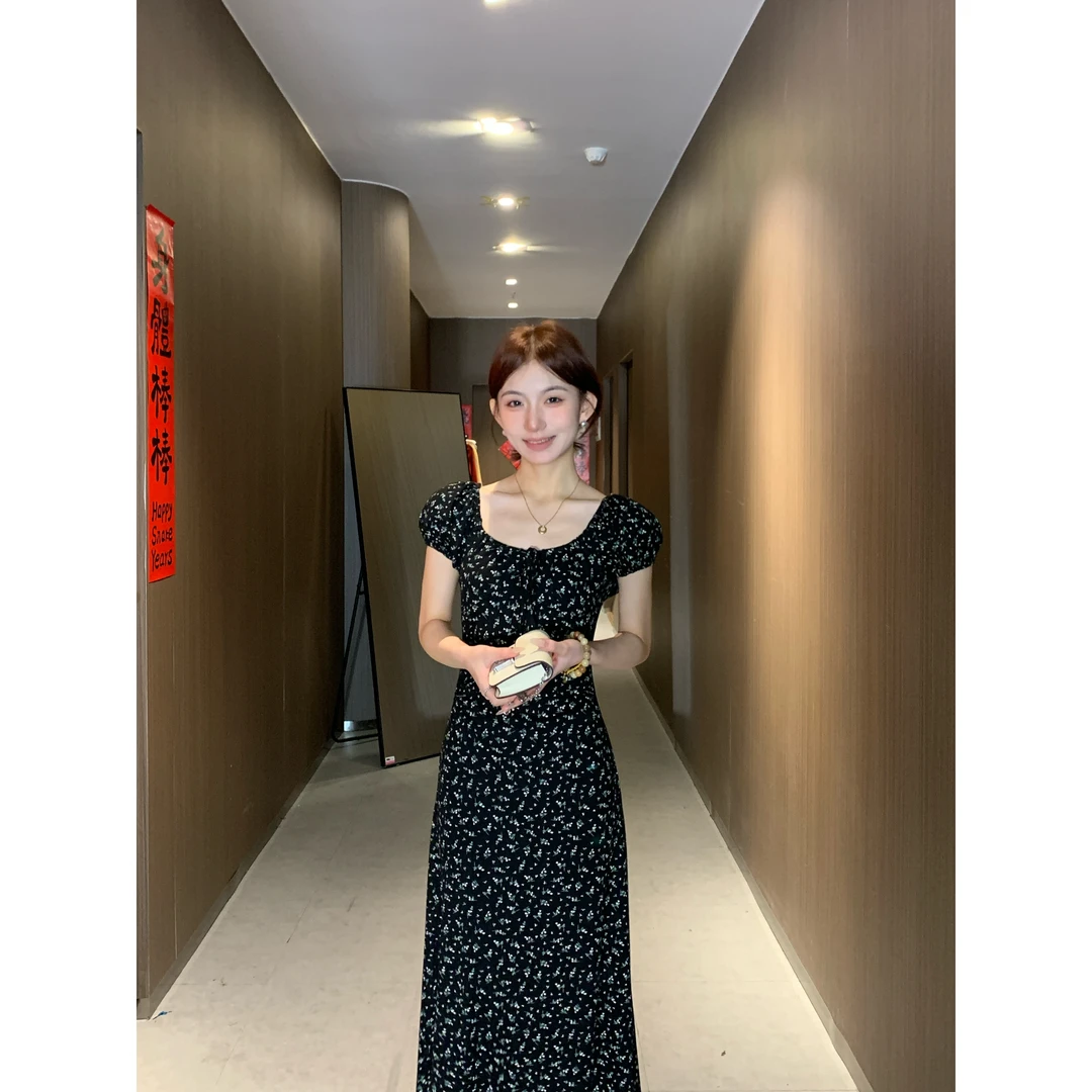 【新品未开价 喜欢点开售提醒】碎花香&设计感百搭短袖连衣裙