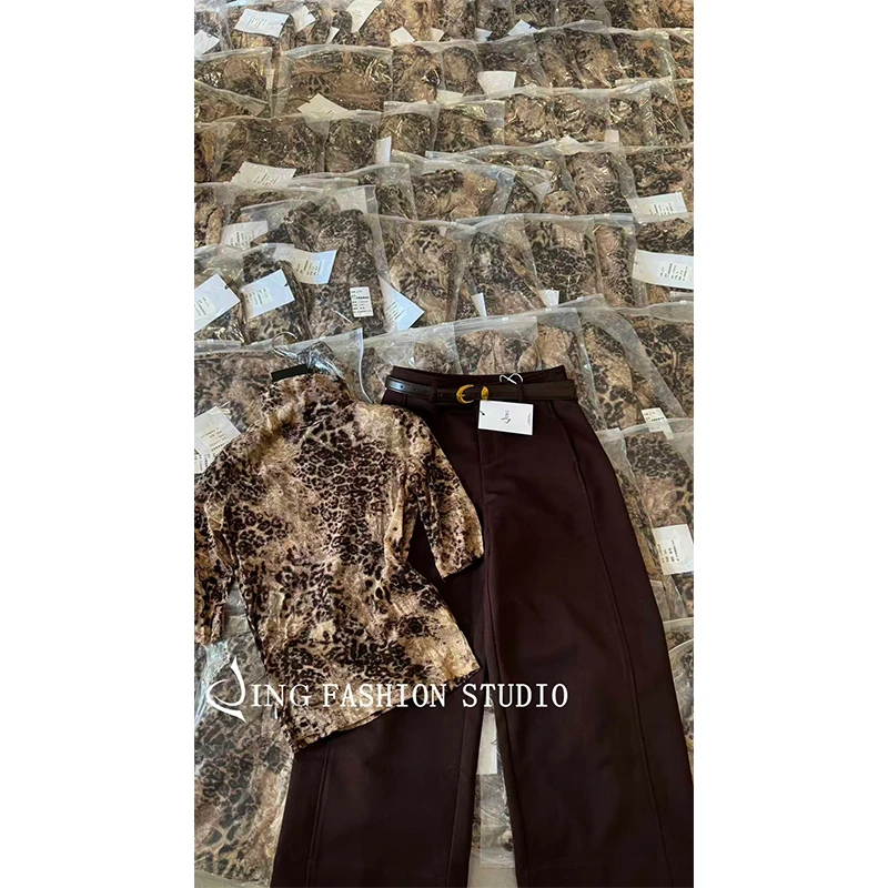 JING《万人迷暴富暴美》202568豹纹中袖T恤舒适百搭高领上衣女时尚