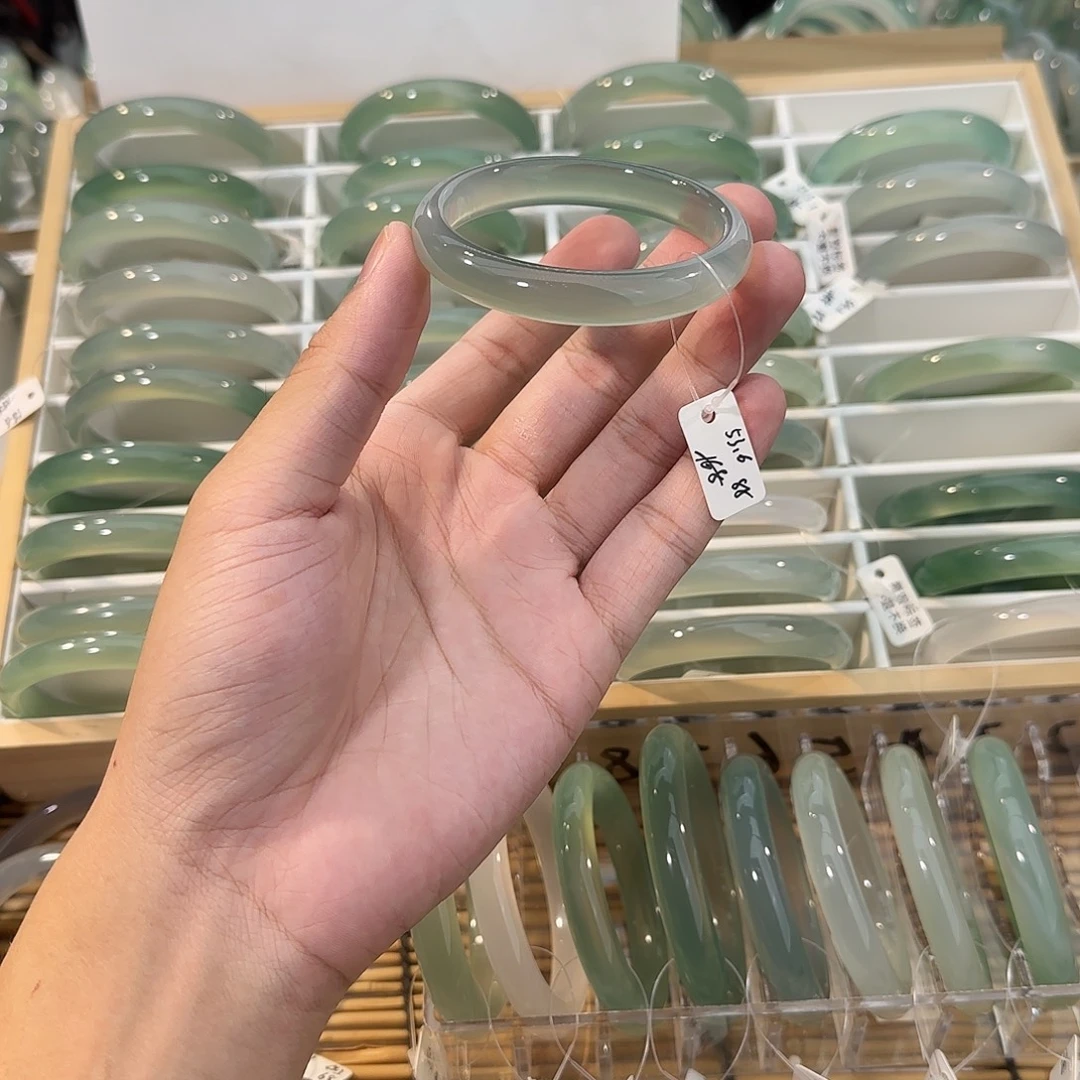 三***事玛瑙/玉髓未镶嵌手镯圈口53.6