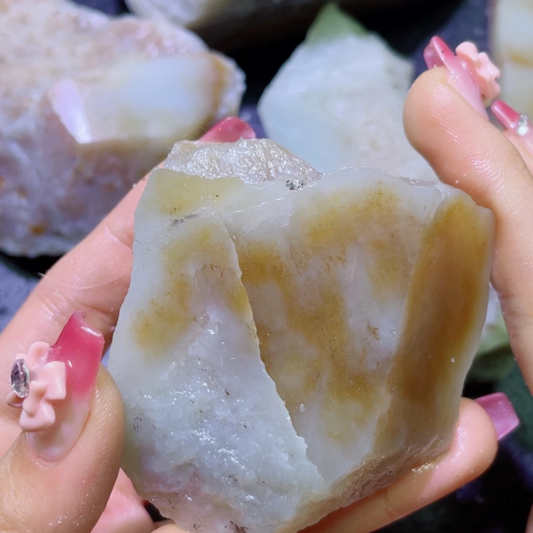 和田玉未镶嵌珠宝半成品