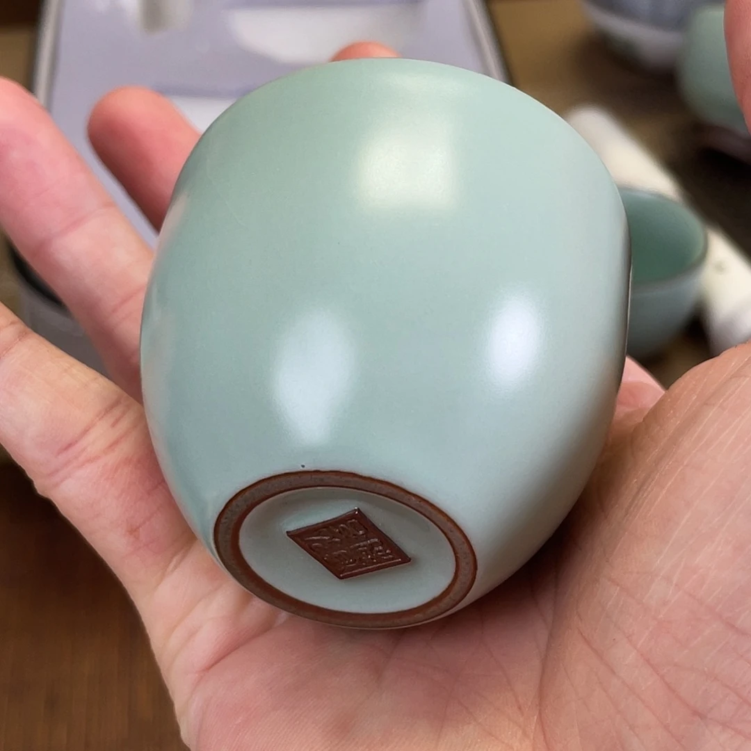 瓷片。。。。。。。。。。。。。