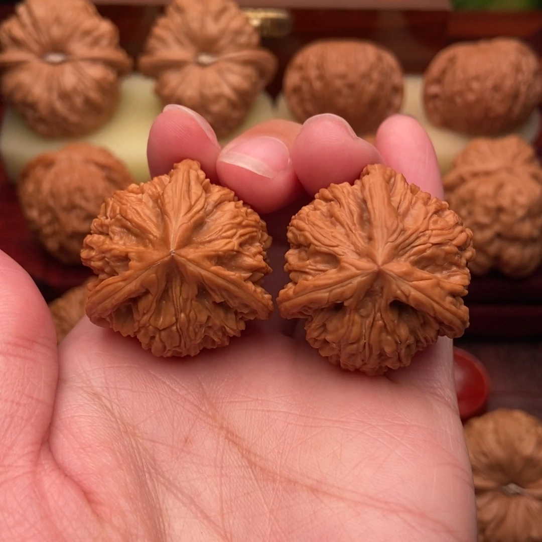 刘***阳把件文玩核桃御龙粗筋三棱33