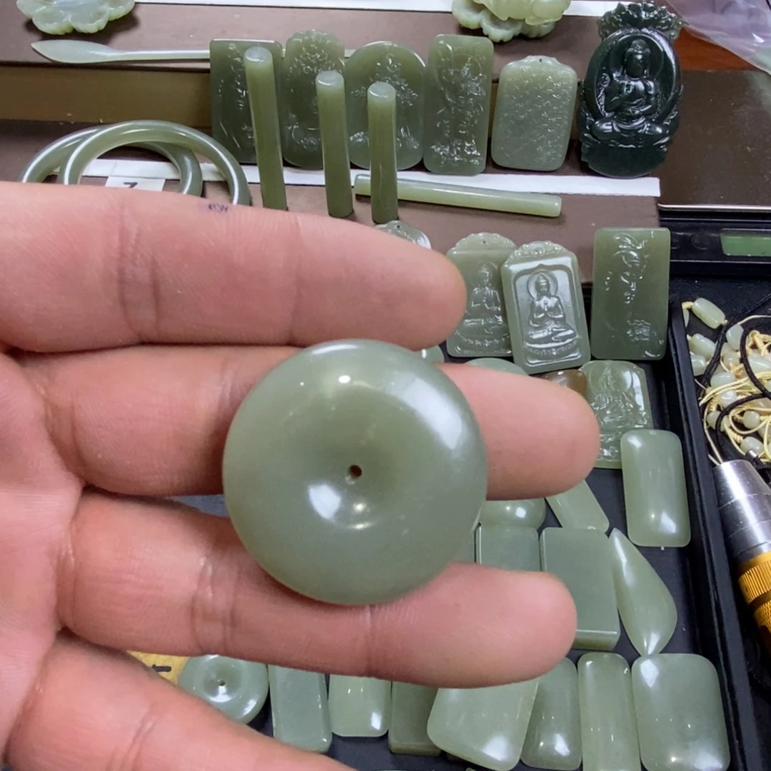 颈饰未镶嵌和田玉爱****?072