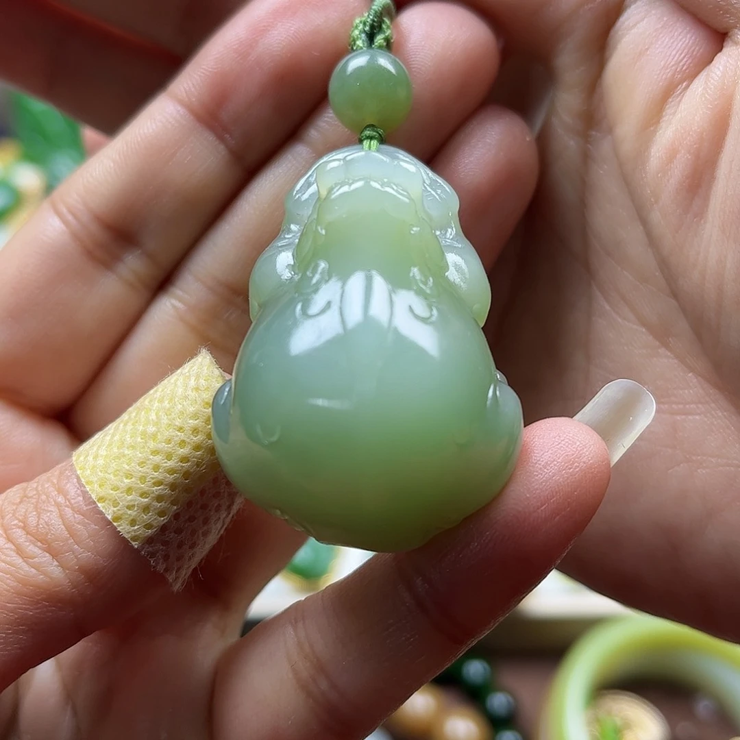 和田玉吊坠未镶嵌