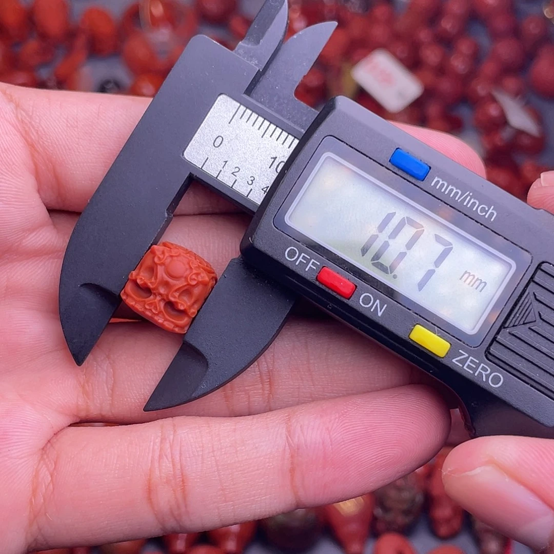 南红玛瑙配饰未镶嵌